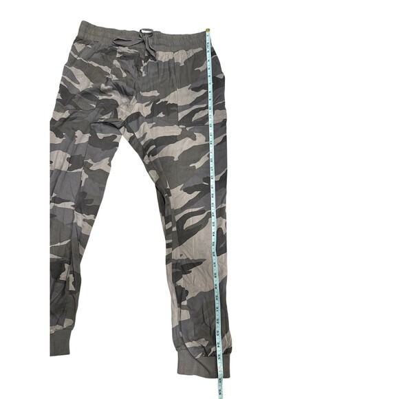 Splendid Gray Camo Jogger Pants Pockets Elastic Waist Drawstring Size M NWT - Picture 7 of 7